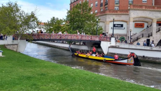 aveiro canal bridge amizade lacos water color wonder romance visit ria