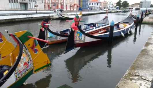 aveiro romance wonder moliceiro boats canals water ria venice tourists small romantic