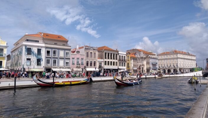 aveiro ria boats moliceiro travel trip portugal venice