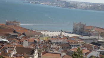 Lisboa praça do comercio baixa natural light tagus river