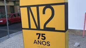 rota en2 from portugal north to south 75 anos years yellow marker