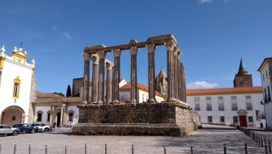 evora capital alentejo templo romano square
