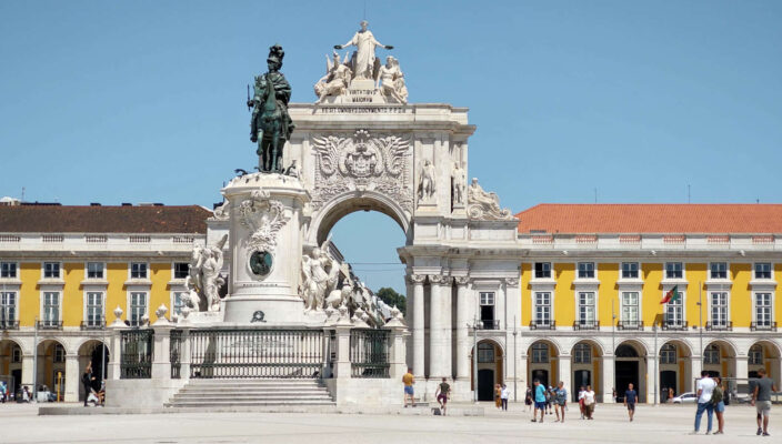 discover the charm and history of lisbon capital portugal city tour natural light praca do comercio arch arco statue baixa pombalina