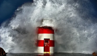 nazare is a fishertown with the largest waves of the world farol wave portugal onda