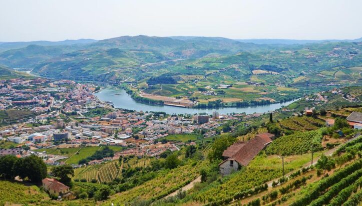 peso da regua rota en2 portugal north south douro valley region port wine