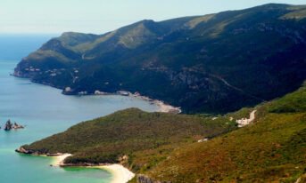 Portuguese wines and vineyards Setúbal mountains atlantic ocean peninsula {{brizy_dc_image_alt imageSrc=