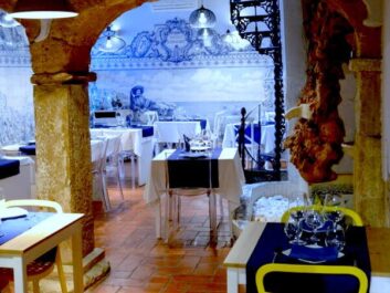 restaurant tips in portugal typical look and feel azulejos wall